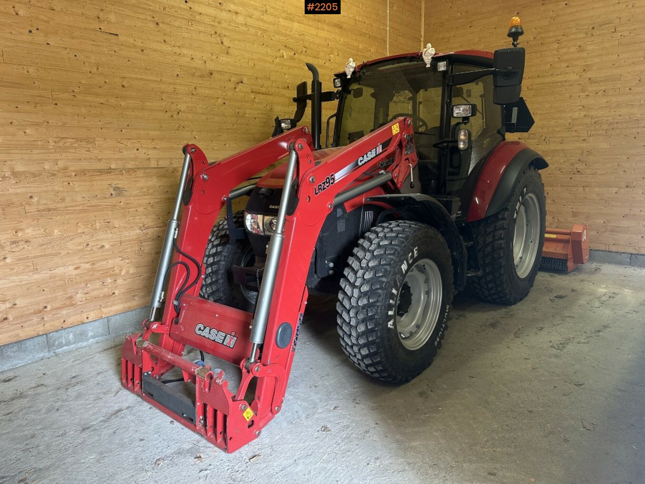 Tractor, Case IH Farmall 85C, Agrimaster KL 250 SW - Farm tractor: picture 1 Tractor, Case IH Farmall 85C, Agrimaster KL 250 SW - Farm tractor: picture 1