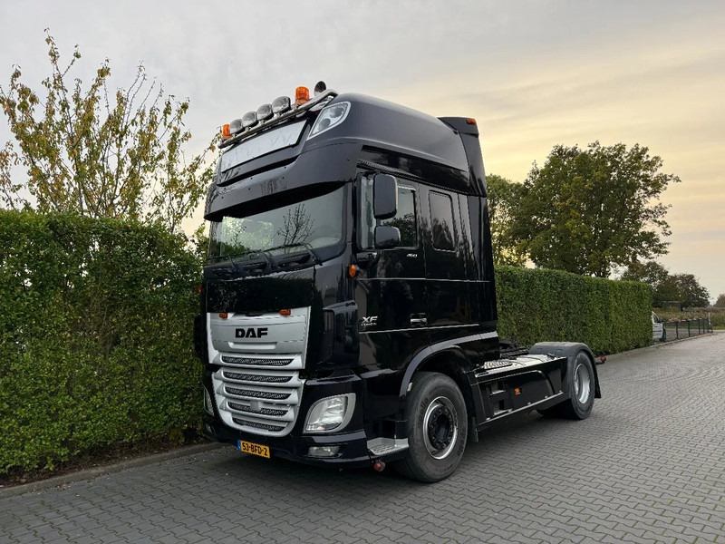 Tractor truck DAF XF 460: picture 1