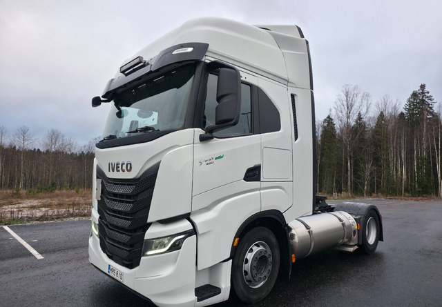 IvecoS-Way 460 4x2 LNG / LBG - Tractor truck: picture 1 IvecoS-Way 460 4x2 LNG / LBG - Tractor truck: picture 1