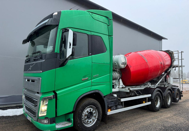 VolvoFH16 650 8x4 - Concrete mixer truck: picture 2 VolvoFH16 650 8x4 - Concrete mixer truck: picture 2