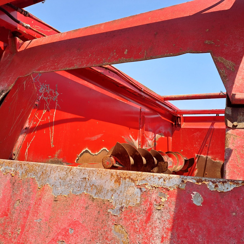 Forage mixer wagon CARRO MISCELATORE TRAINATO ZAGO KING WT 200: picture 7