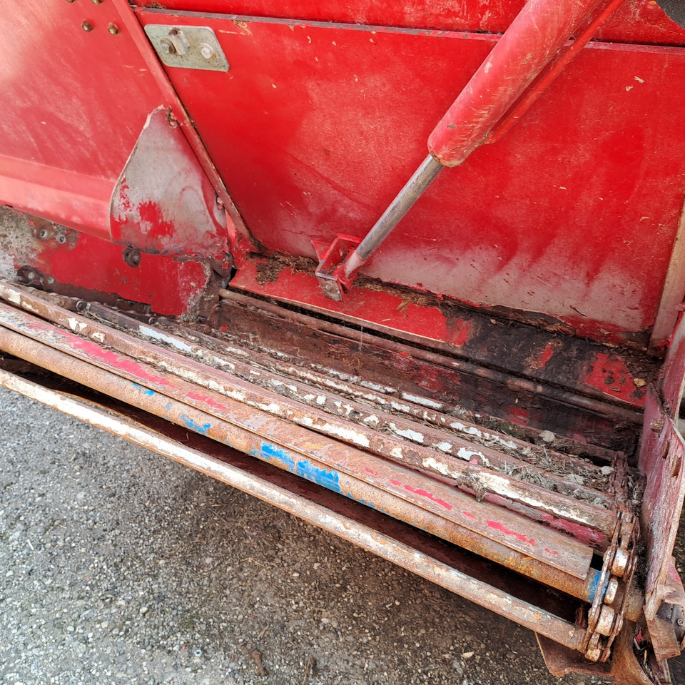 Forage mixer wagon CARRO MISCELATORE TRAINATO ZAGO KING WT 200: picture 10
