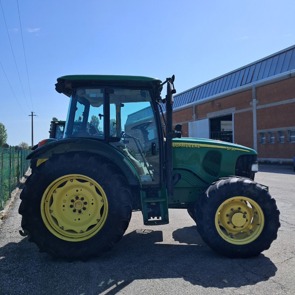 JOHN DEERE 5720 - Farm tractor: picture 4 JOHN DEERE 5720 - Farm tractor: picture 4