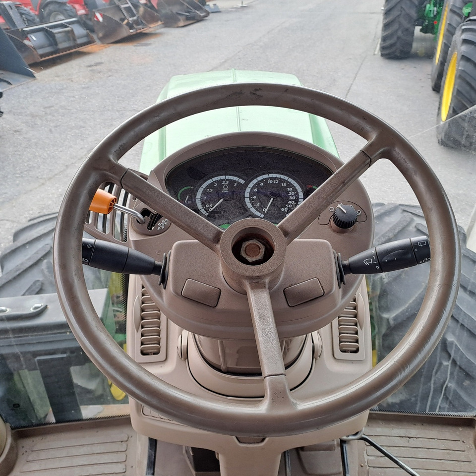 Farm tractor JOHN DEERE 6170R - ASTA AGRIBERTOCCHI: picture 11 Farm tractor JOHN DEERE 6170R - ASTA AGRIBERTOCCHI: picture 11