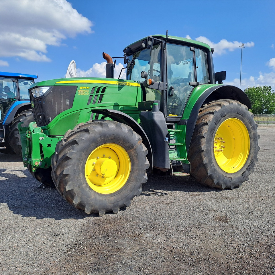 JOHN DEERE 6195M - Farm tractor: picture 1 JOHN DEERE 6195M - Farm tractor: picture 1