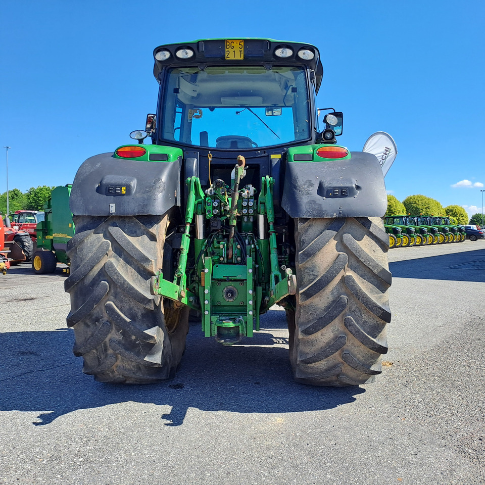 JOHN DEERE 6210R - Farm tractor: picture 4 JOHN DEERE 6210R - Farm tractor: picture 4