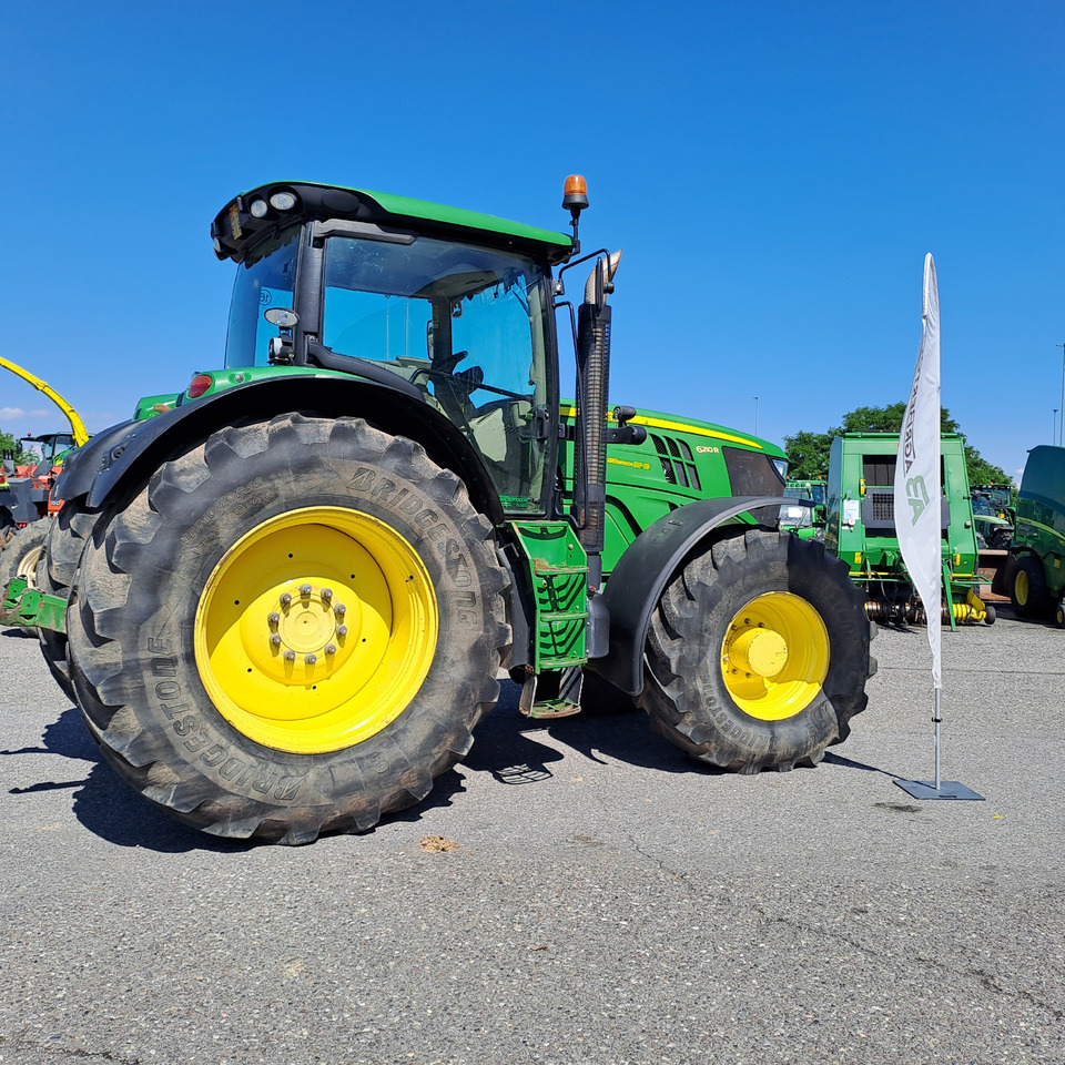 JOHN DEERE 6210R - Farm tractor: picture 3 JOHN DEERE 6210R - Farm tractor: picture 3