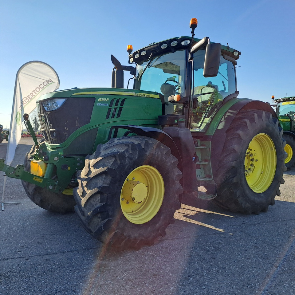 JOHN DEERE 6215R - Farm tractor: picture 1 JOHN DEERE 6215R - Farm tractor: picture 1