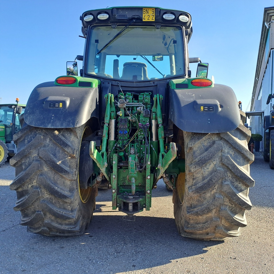 JOHN DEERE 6215R - Farm tractor: picture 4 JOHN DEERE 6215R - Farm tractor: picture 4