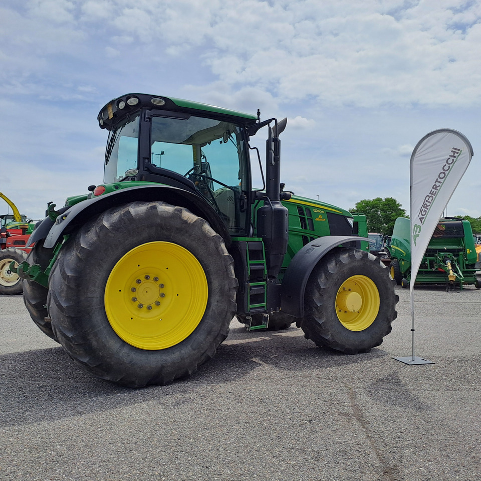 JOHN DEERE 6230R - Farm tractor: picture 1 JOHN DEERE 6230R - Farm tractor: picture 1
