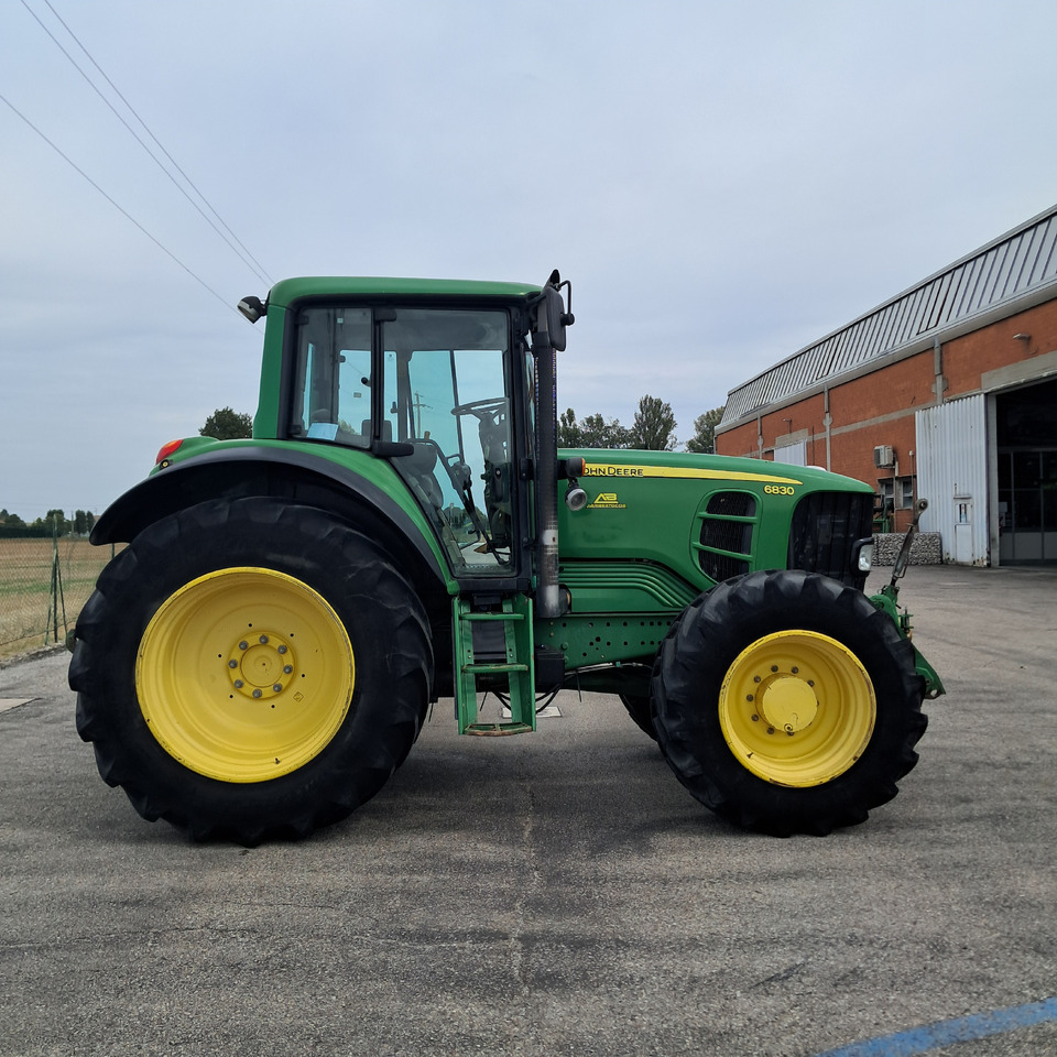 JOHN DEERE 6830 Premium - Farm tractor: picture 5 JOHN DEERE 6830 Premium - Farm tractor: picture 5