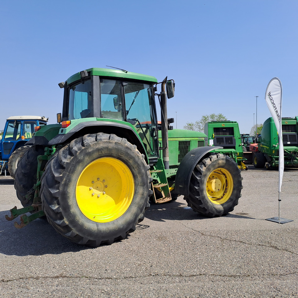JOHN DEERE 6910 - Farm tractor: picture 2 JOHN DEERE 6910 - Farm tractor: picture 2