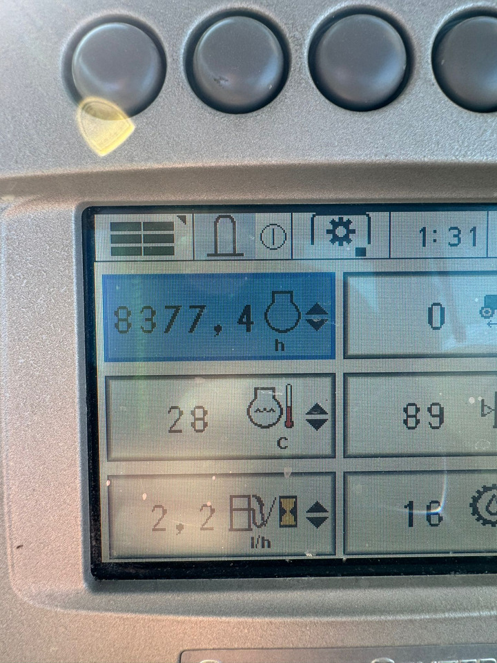 JOHN DEERE 6920 Premium - Farm tractor: picture 4 JOHN DEERE 6920 Premium - Farm tractor: picture 4