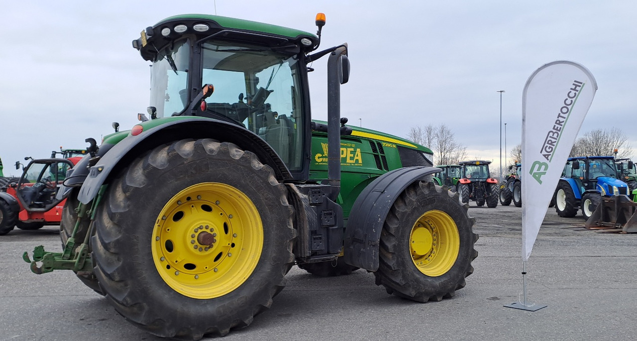 JOHN DEERE 7290R - Farm tractor: picture 2 JOHN DEERE 7290R - Farm tractor: picture 2