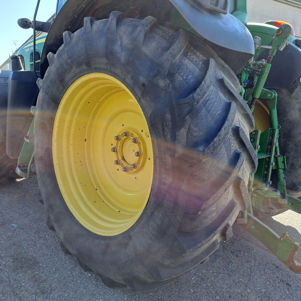 Farm tractor JOHN DEERE 7530 PREMIUM: picture 7 Farm tractor JOHN DEERE 7530 PREMIUM: picture 7