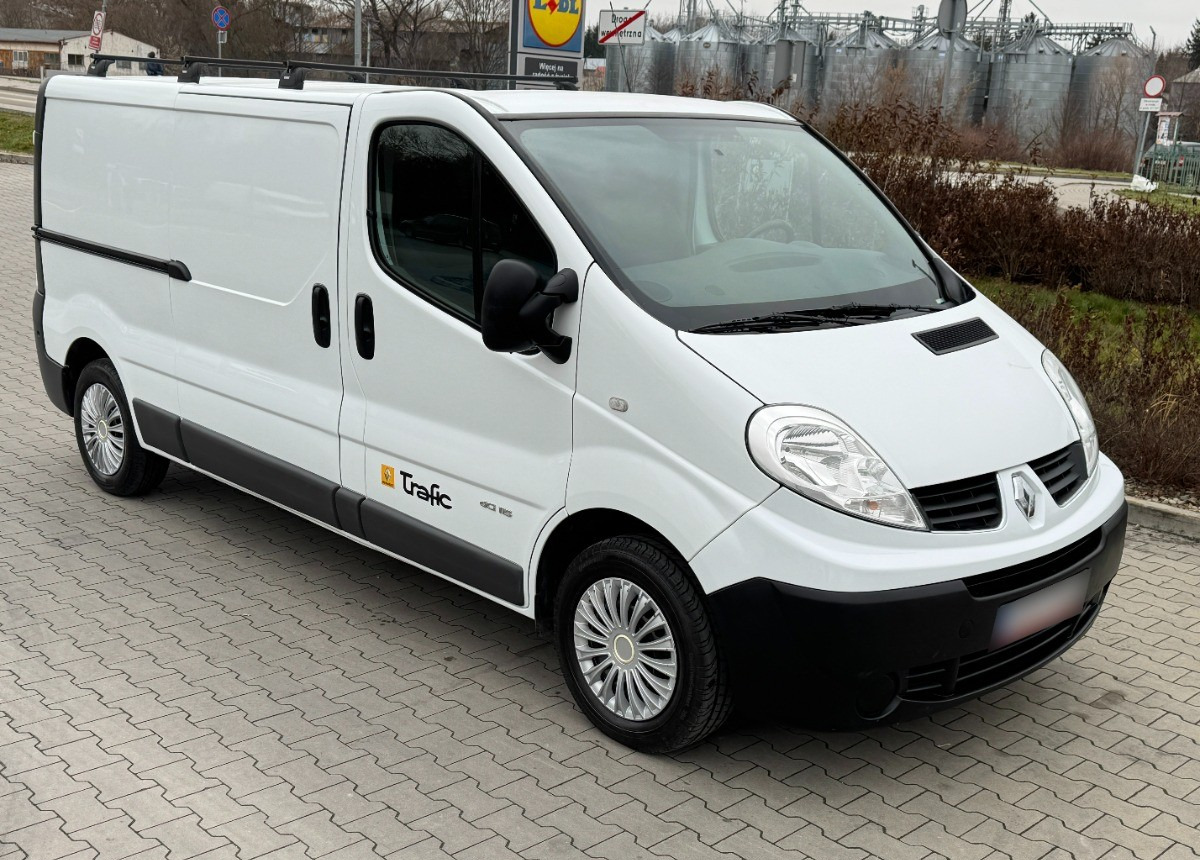 Renault Trafic L2 Long 2.0 DCI 115KM Klimatronic 130 tys km Super stan SERWIS - Panel van: picture 4 Renault Trafic L2 Long 2.0 DCI 115KM Klimatronic 130 tys km Super stan SERWIS - Panel van: picture 4