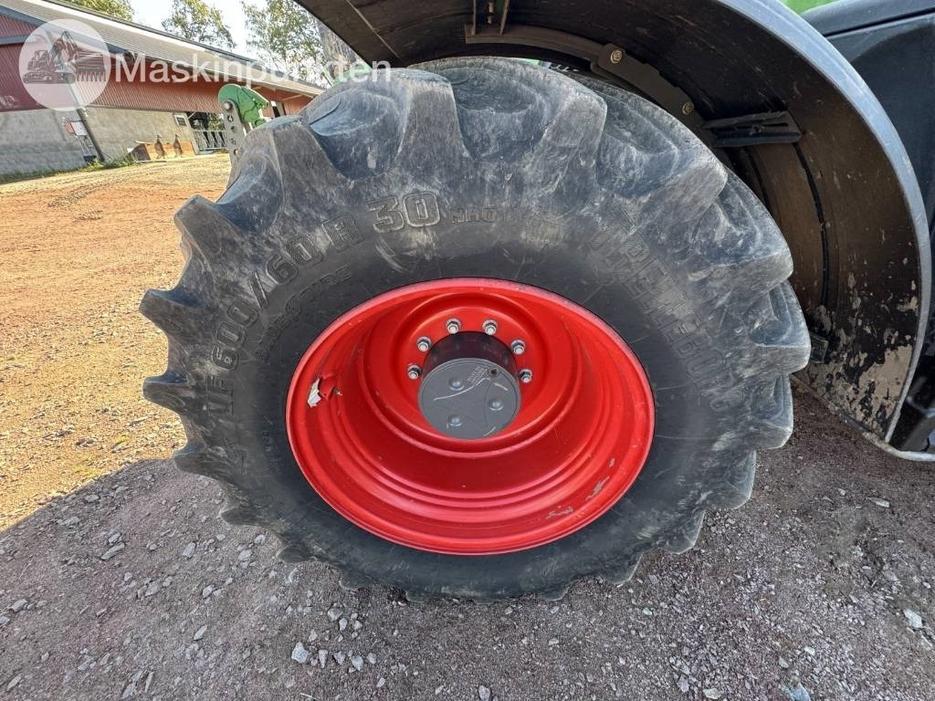 Farm tractor Fendt 724 Vario: picture 7