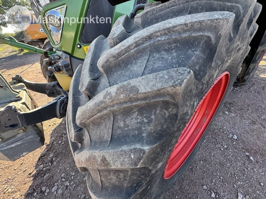 Farm tractor Fendt 724 Vario: picture 6