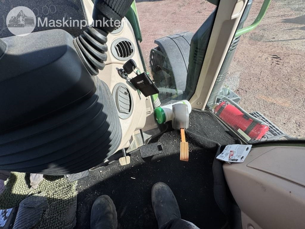 Farm tractor Fendt 724 Vario: picture 40