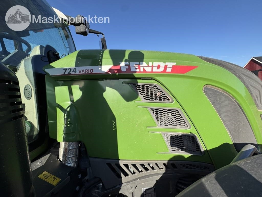 Farm tractor Fendt 724 Vario: picture 29