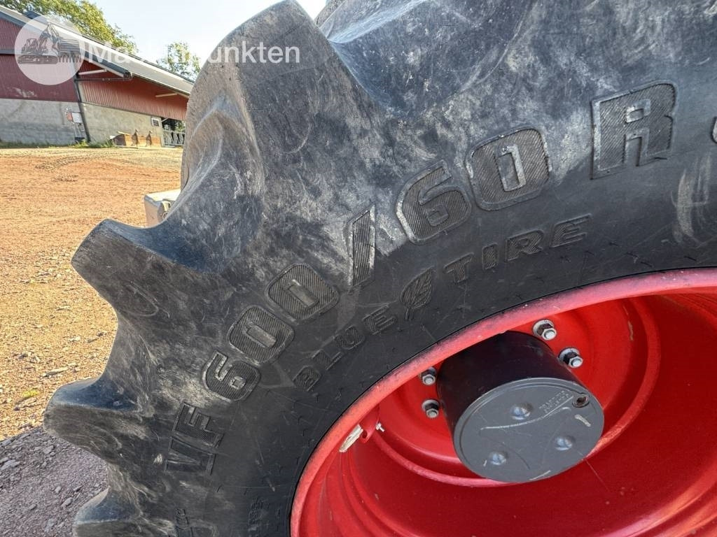 Farm tractor Fendt 724 Vario: picture 8