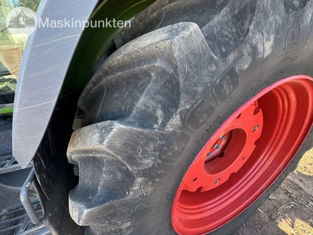 Farm tractor Fendt 724 Vario: picture 10