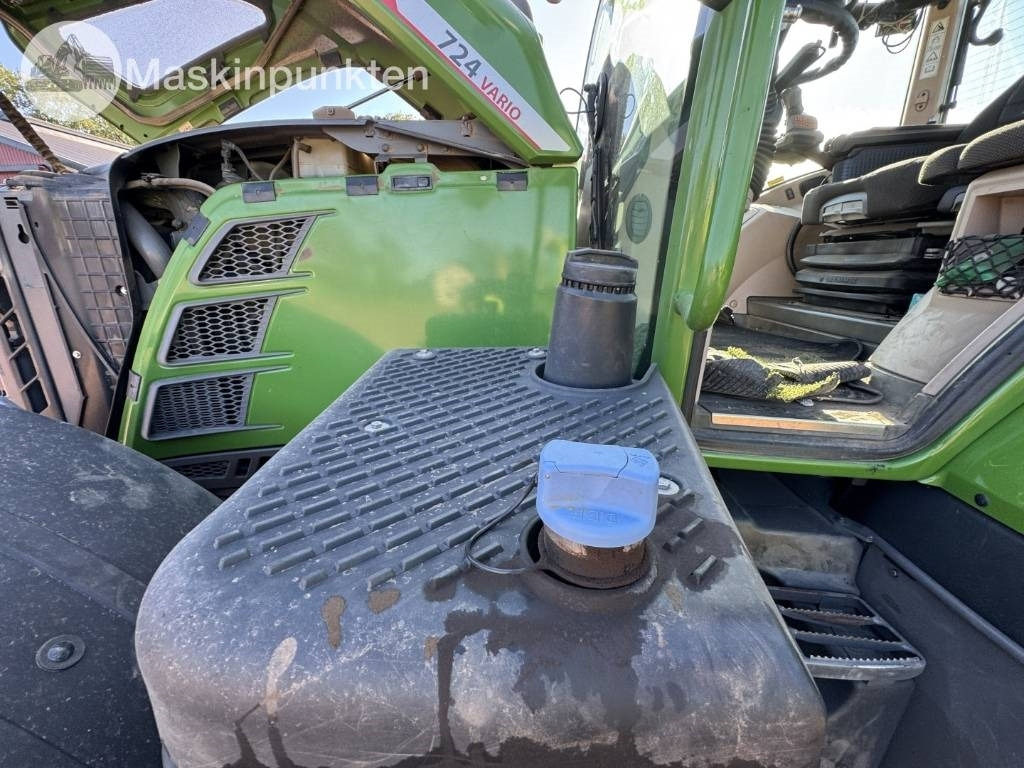 Farm tractor Fendt 724 Vario: picture 33
