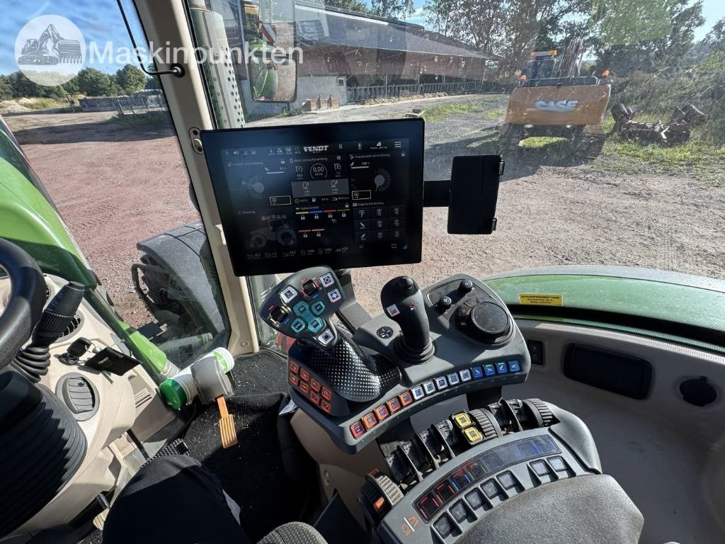 Farm tractor Fendt 724 Vario: picture 41