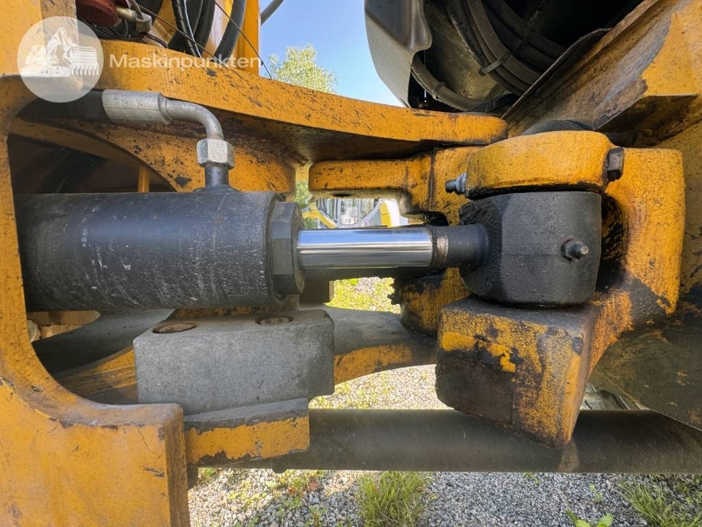 Wheel loader JCB 413 K: picture 13