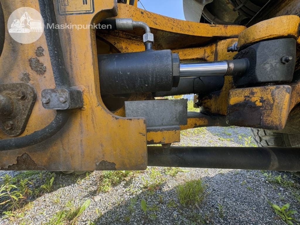 Wheel loader JCB 413 K: picture 12