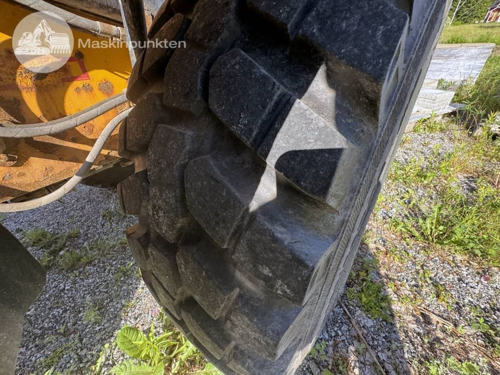 Wheel loader JCB 413 K: picture 34