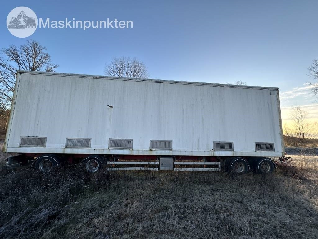 Skåpsläp med hydrauliskt öppningsbar sida - Closed box trailer: picture 4 Skåpsläp med hydrauliskt öppningsbar sida - Closed box trailer: picture 4