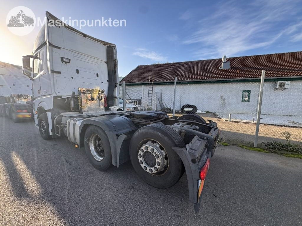Mercedes-Benz Actros 963-4-C - Tractor truck: picture 2 Mercedes-Benz Actros 963-4-C - Tractor truck: picture 2