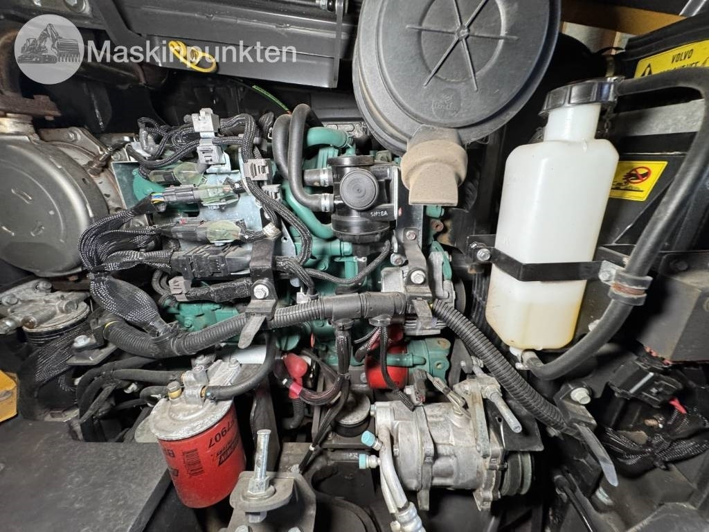 Mini excavator Volvo ECR 88 D: picture 49