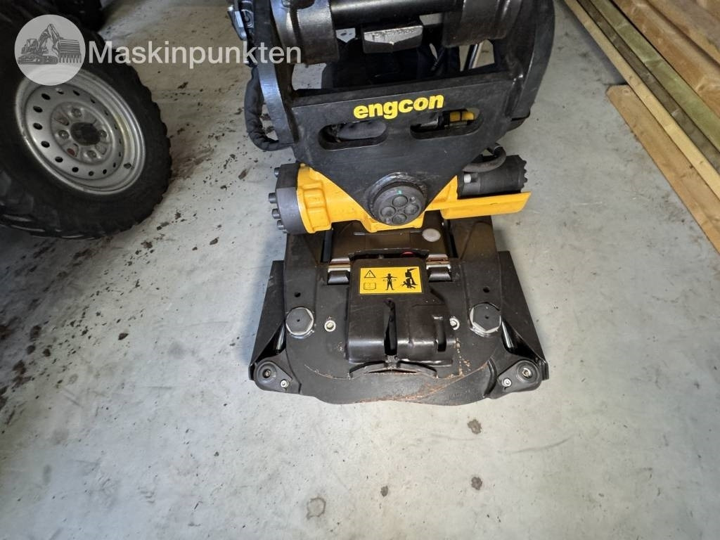 Mini excavator Volvo ECR 88 D: picture 28