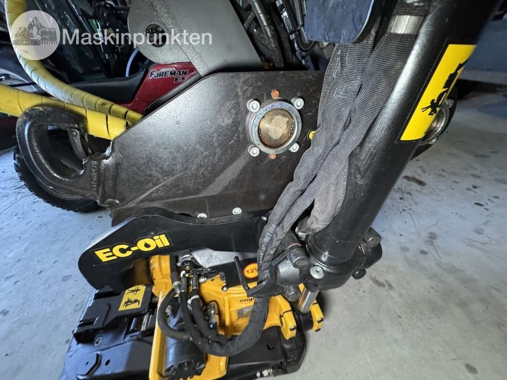 Mini excavator Volvo ECR 88 D: picture 32