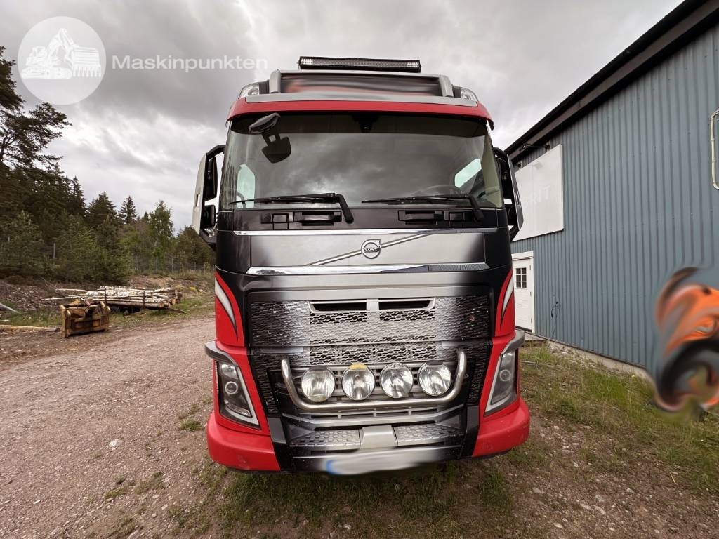 Volvo FH 16 750 - Logging truck: picture 3 Volvo FH 16 750 - Logging truck: picture 3