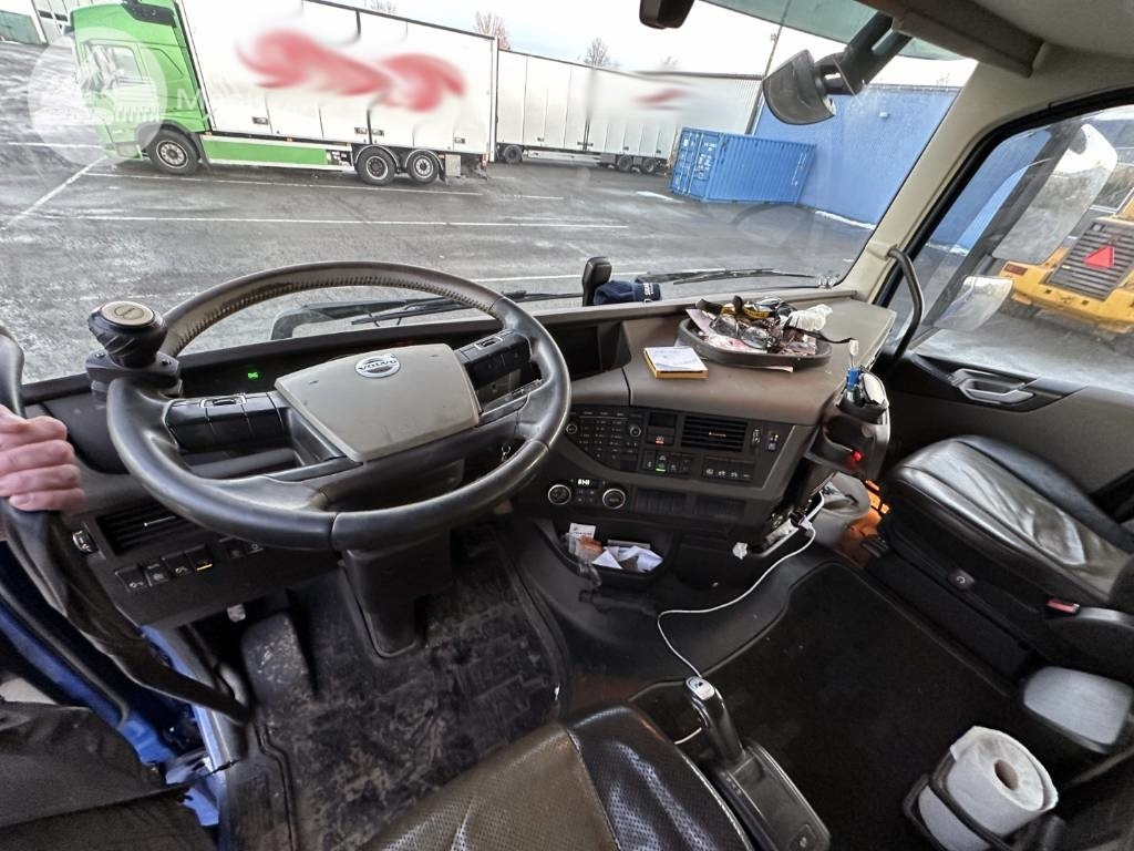 Crane truck Volvo FH 540: picture 20