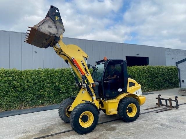 Yanmar V 8  - Wheel loader: picture 2 Yanmar V 8  - Wheel loader: picture 2