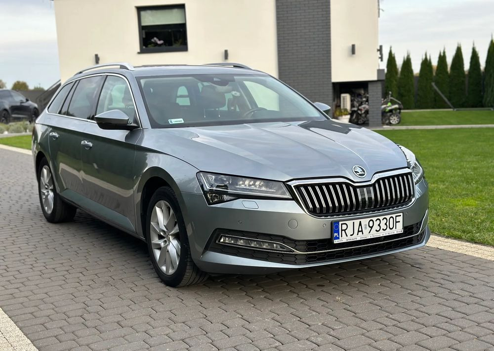 Skoda Superb 2.0 TDI SCR Style DSG - Car: picture 3 Skoda Superb 2.0 TDI SCR Style DSG - Car: picture 3