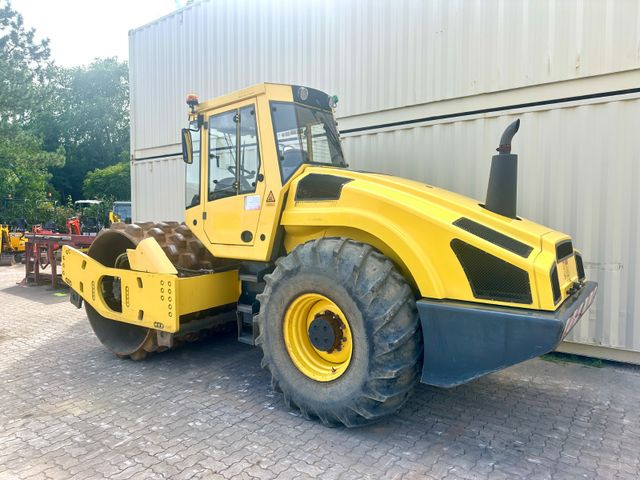BOMAG BW213PDH-4 / 2012 BJ / Deutsche Maschine - Compactor: picture 3 BOMAG BW213PDH-4 / 2012 BJ / Deutsche Maschine - Compactor: picture 3