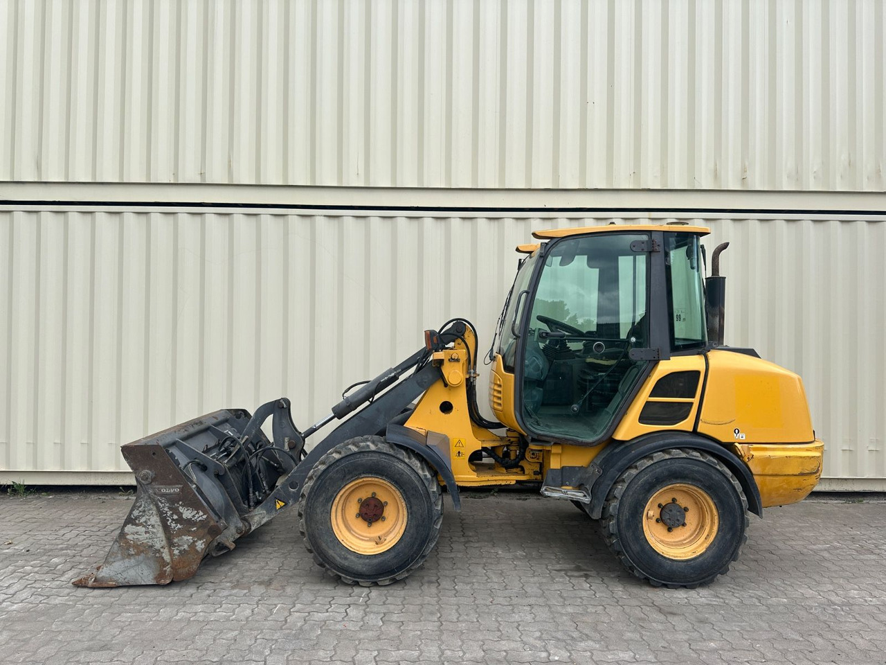 Volvo L25F / 2014 BJ / Klappschaufel - Wheel loader: picture 1 Volvo L25F / 2014 BJ / Klappschaufel - Wheel loader: picture 1