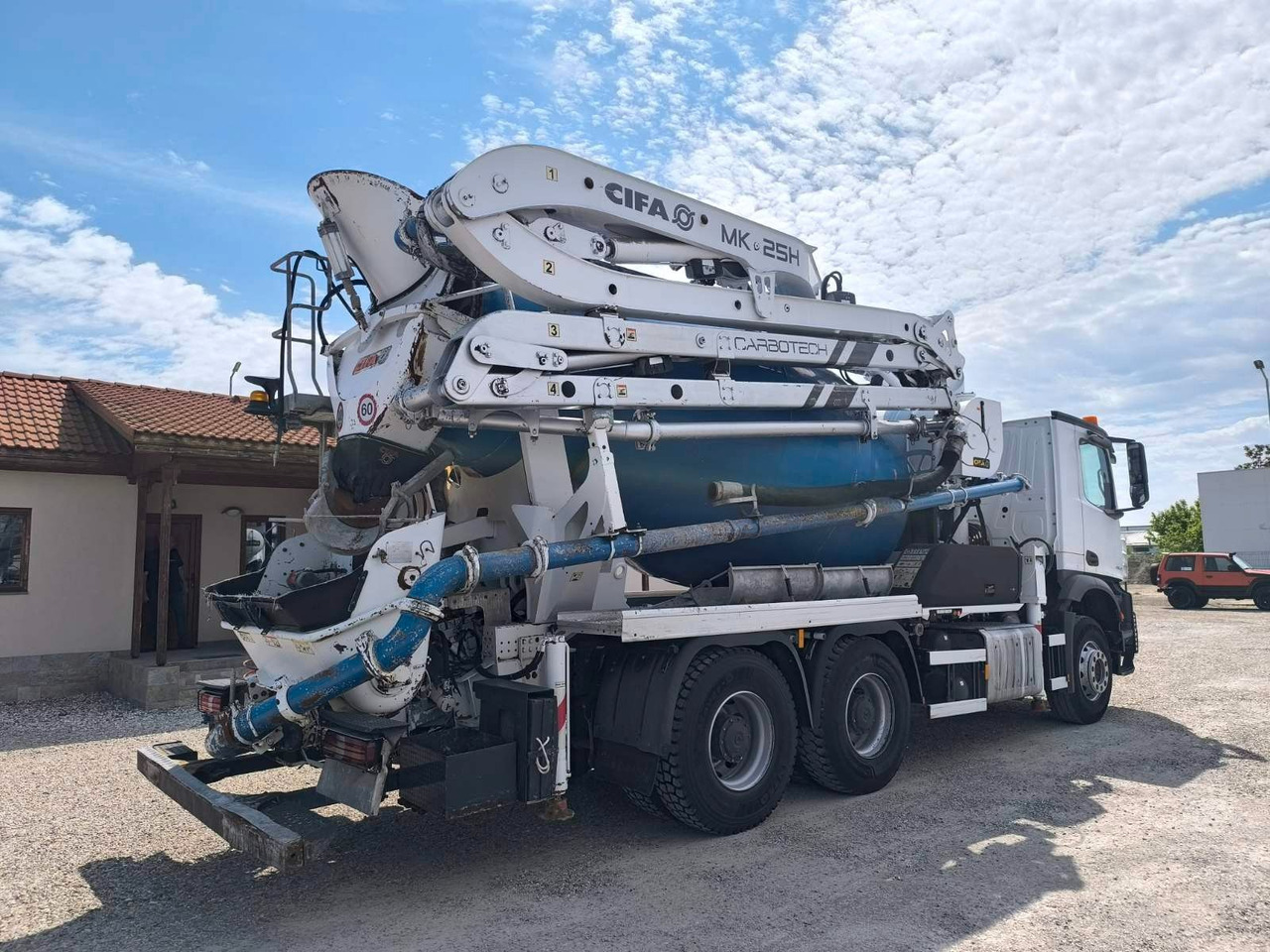 Mixer pump truck Mercedes-Benz AROCS 3342 CIFA MK25H: picture 7