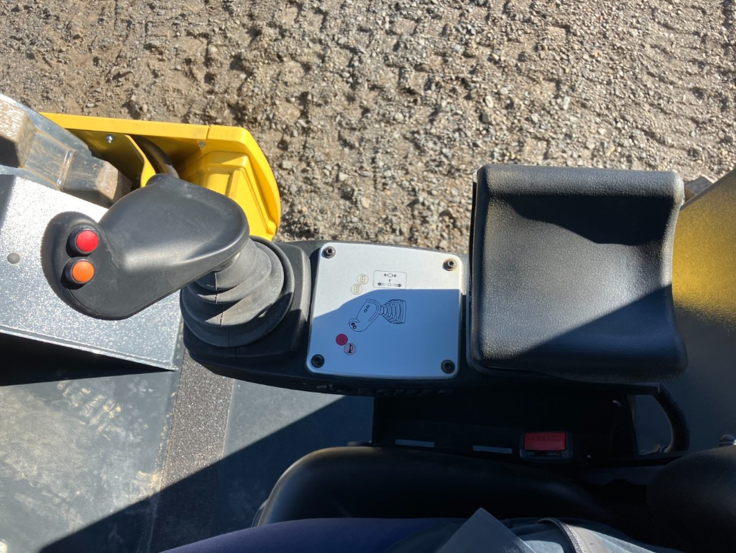 Compactor BOMAG DE BW 211 DH-5 Stage IV/TIER4f: picture 12