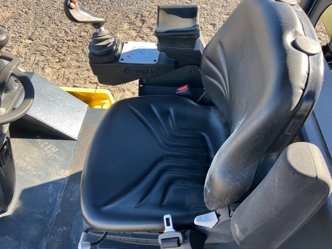 Compactor BOMAG DE BW 211 DH-5 Stage IV/TIER4f: picture 15