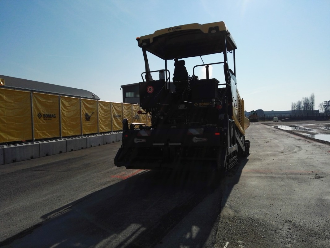 BOMAG IT BF 600 P-2 S500 Stage IV/Tier 4f - Asphalt paver: picture 3 BOMAG IT BF 600 P-2 S500 Stage IV/Tier 4f - Asphalt paver: picture 3