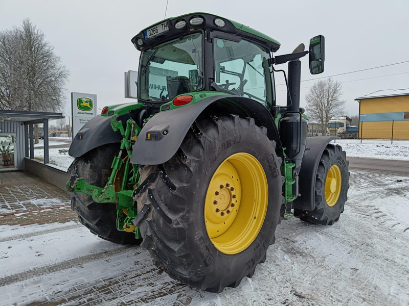 John Deere 6215R - Farm tractor: picture 3 John Deere 6215R - Farm tractor: picture 3