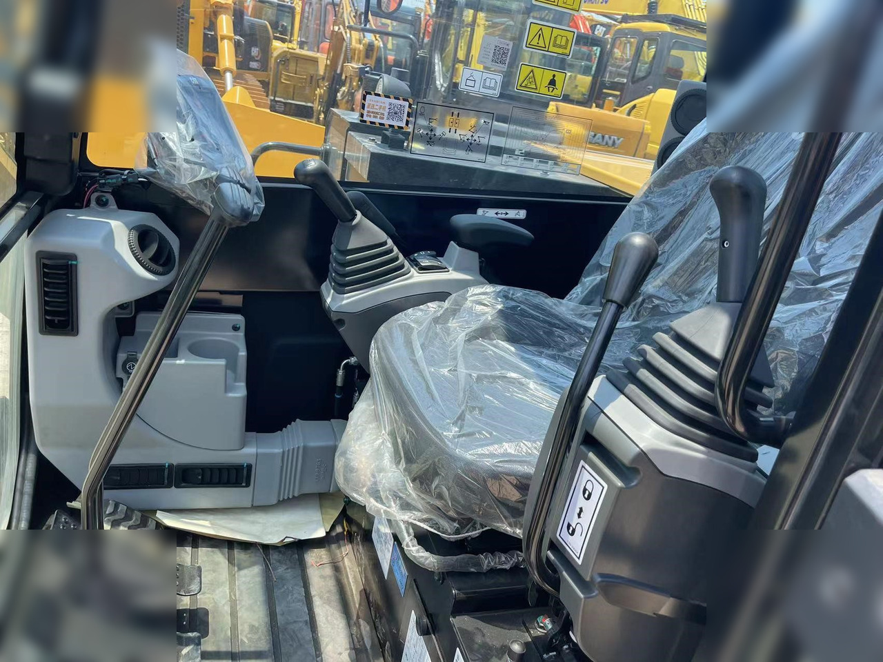 Mini excavator CATERPILLAR 305.5: picture 7 Mini excavator CATERPILLAR 305.5: picture 7