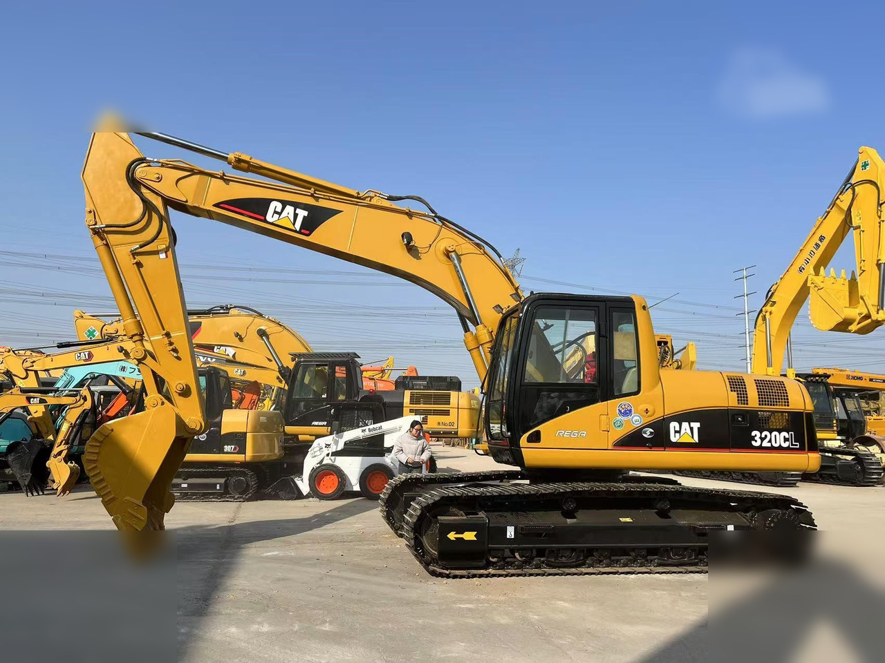 CATERPILLAR 320CL - Crawler excavator: picture 1 CATERPILLAR 320CL - Crawler excavator: picture 1