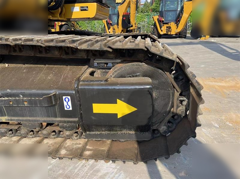 Crawler excavator CATERPILLAR 320DL: picture 12